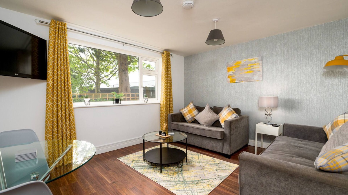Hinckley Apartment | K Suites - Cosy 2 bed Flat w/free Wi-Fi