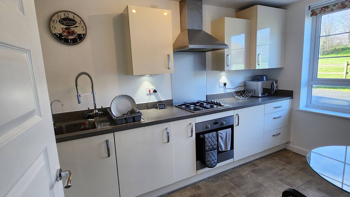 Stanford-le-Hope House | K Suites - Lovely 3 Bedroom with WiFi