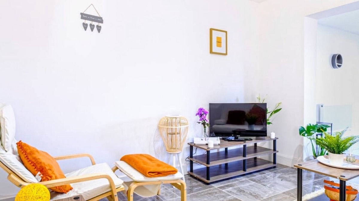 Filton Apartment | K Suites- Stunning 4 bed House w/free parking