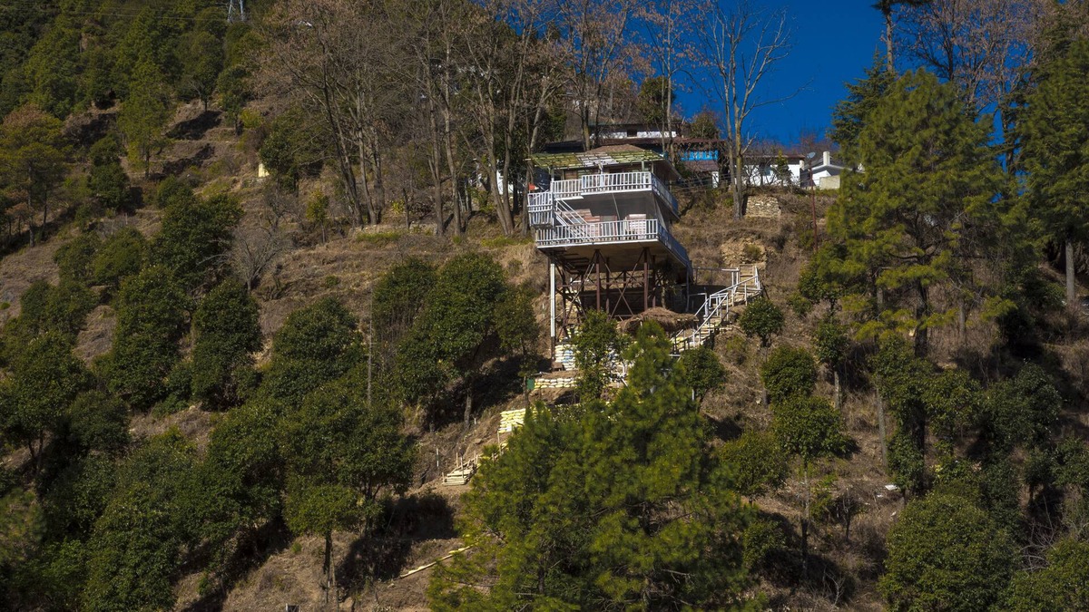 Gagar Ski Chalet | Kaath Maati-Luxurious woodem two storied Treehouse in the lap of nature