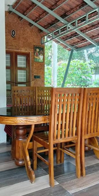Vaikom House | Kaayalkaatt Homestay