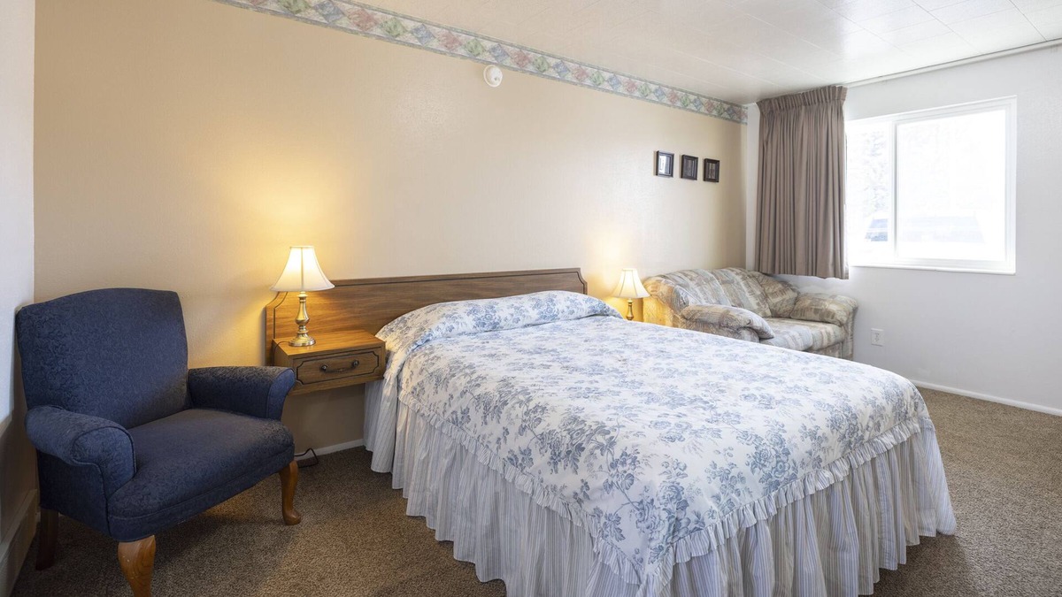 Frontier House | KABINO: Fossil Butte Motel #12 2QueenBeds A/C Mini Fridge Microwave Cable Wifi