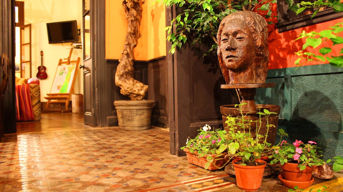 Petit Jean Ocharan Hostel | KACLLA, The Healing Dog Hostel