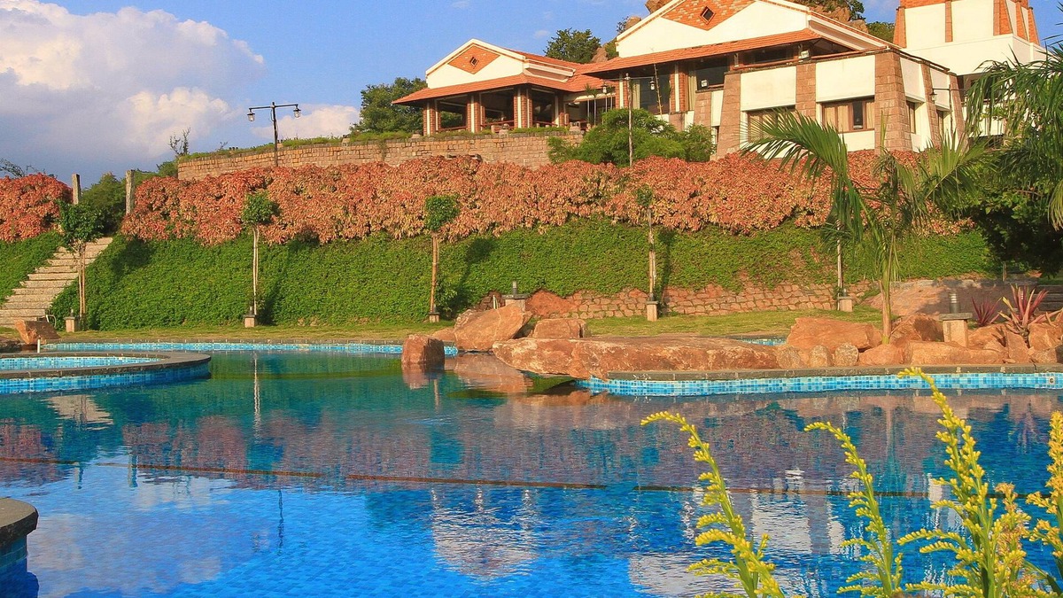 Saranthangi Resort | Kadambavanam Ethnic Village Resort