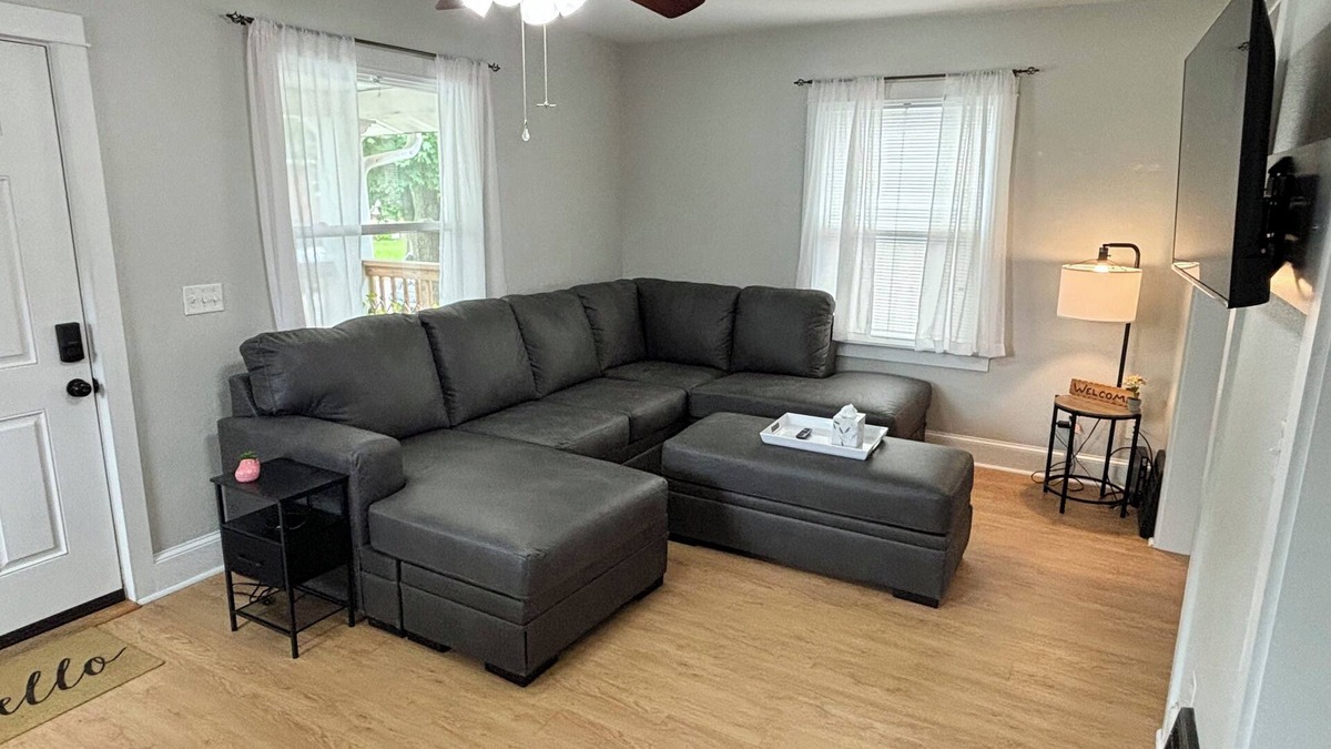 Southwest Area House | Kadia’s Place-The One With The Private Backyard