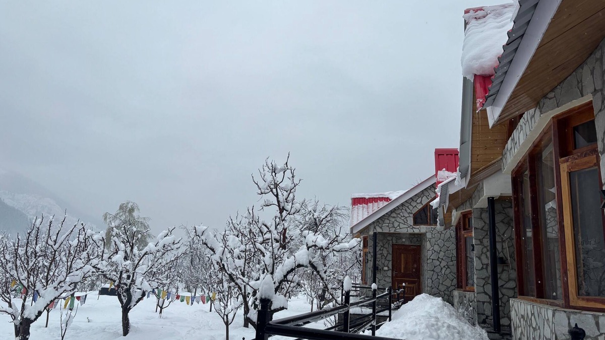 Jagatsukh Ski Chalet | Kahaani : Luxury Chalets and Rooms with Bonfire and Apple Orchard