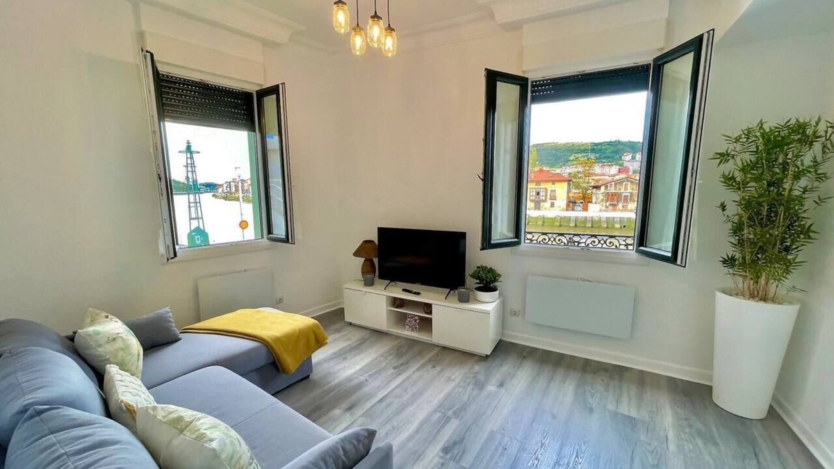 Basurto-Zorroza Apartment | Kai Bilbao - Apt next to the ria