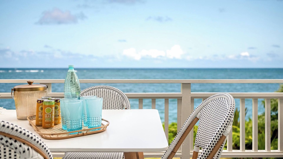 Punaluu Apartment | Kai Kealoa, Beachfront, Hot Tub, A/C, Ocean Views