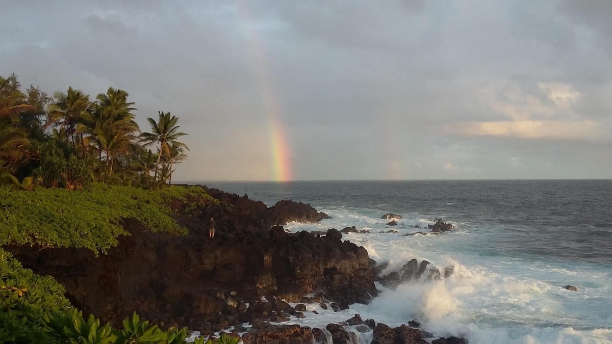 Kapoho House | Kai Malie Calm Seas Beside still waters Psalm 23:2-3.