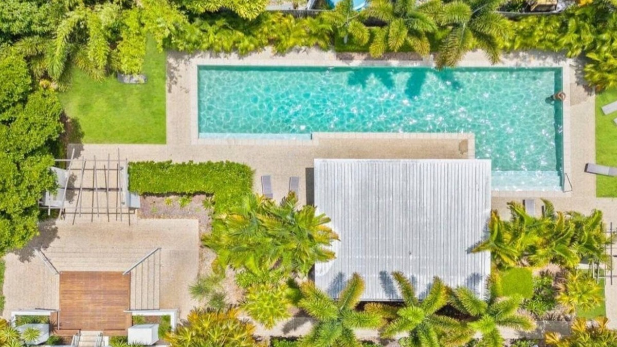 Mermaid Beach Apartment | Kai - Spacious 1BR Apartment - Moments to the beach - Gold Coast Escape