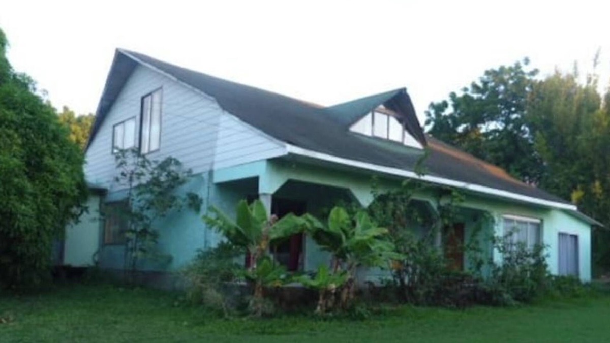 Hanga Roa House | Kaiheke cabin 4 bedrooms 3 bathrooms 11 persons