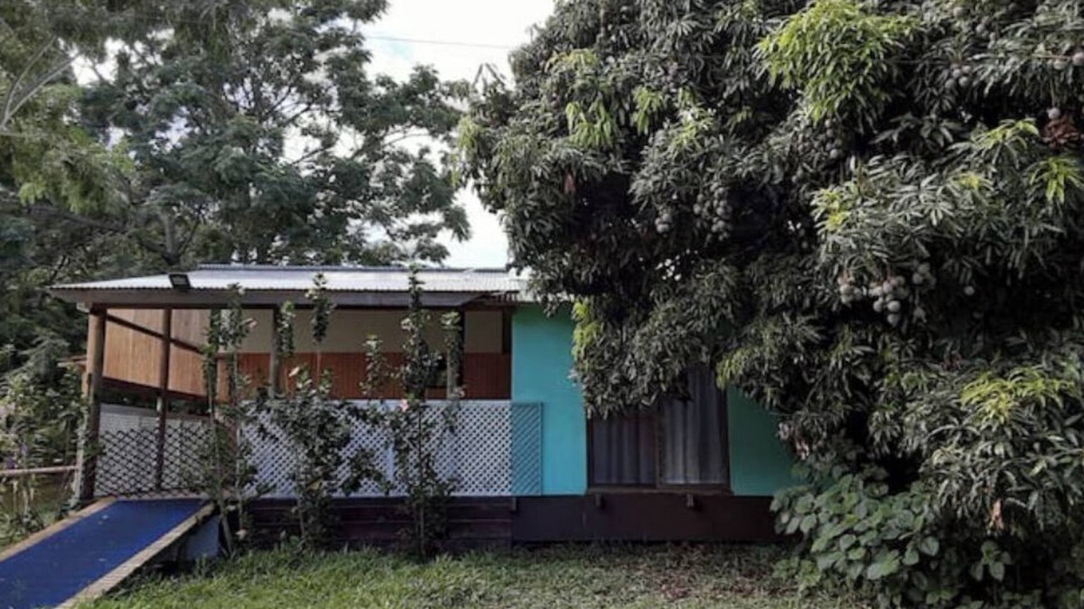 Hanga Roa House | Kaiheke Lodge 4 bedrooms 4 bathrooms 12 people