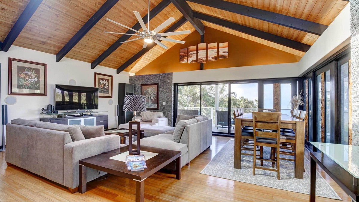 Kalaoa Cottage | Kailua-kona House w/Balcony & Ocean Views!