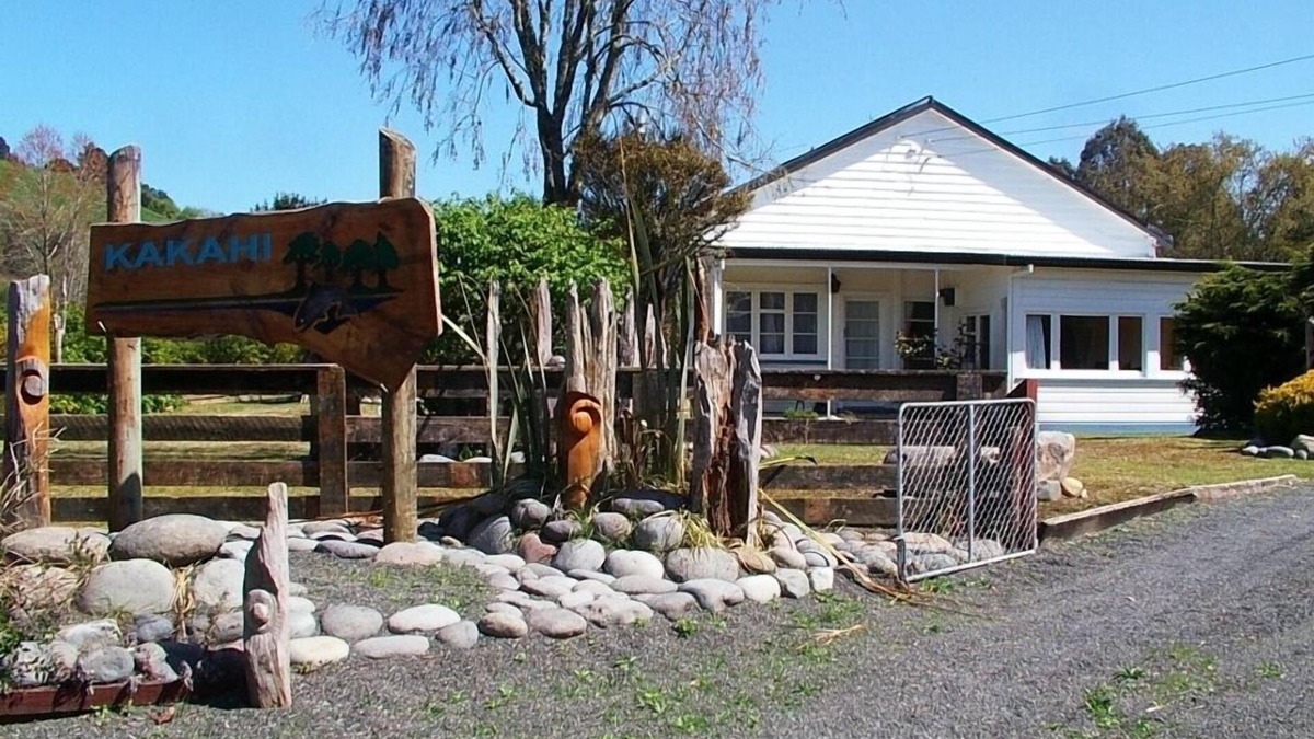 Kakahi House | Kakahi Adventure Lodge