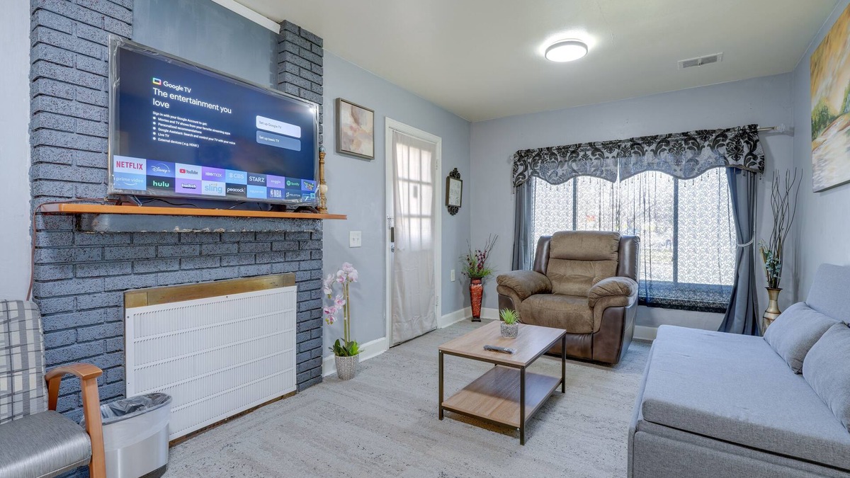 Kalamazoo House | Kalamazoo Vacation Rental Near Golf & Parks!