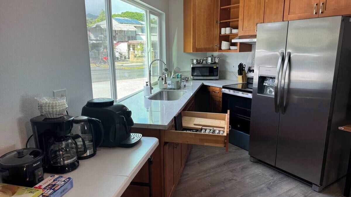 Kalihi Valley House | Kalihi Stream, Coffee Bar, Ro Water, Split Ac, WIFI, Black Out Curtain, 4Parking