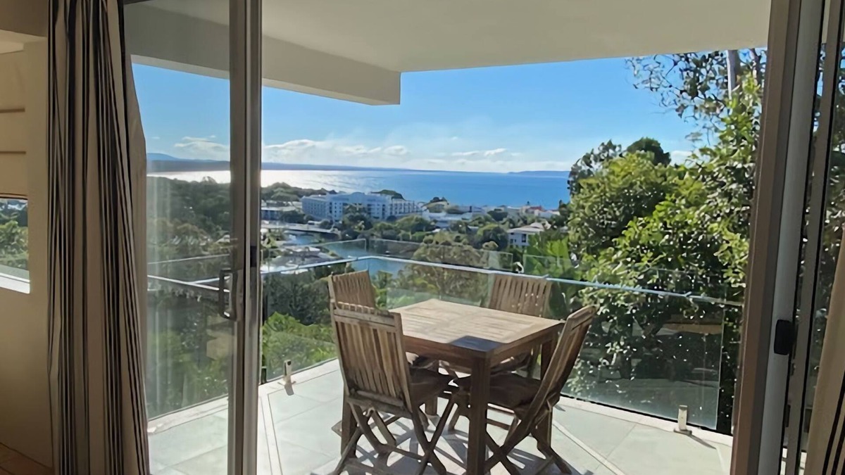 Noosa Heads Apartment | Kalimna 2 - Stunning views of Laguna Bay