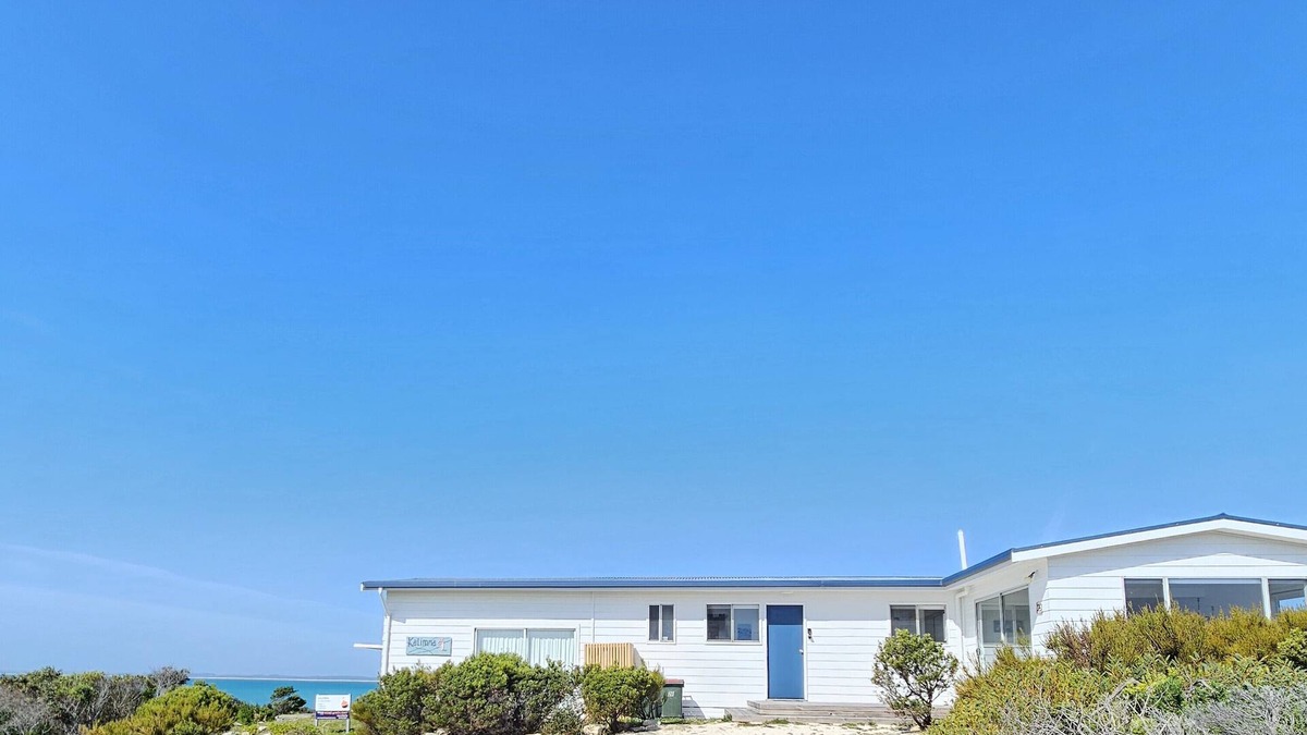 Waterhouse House | Kalimna - 360 degree ocean and marina views!