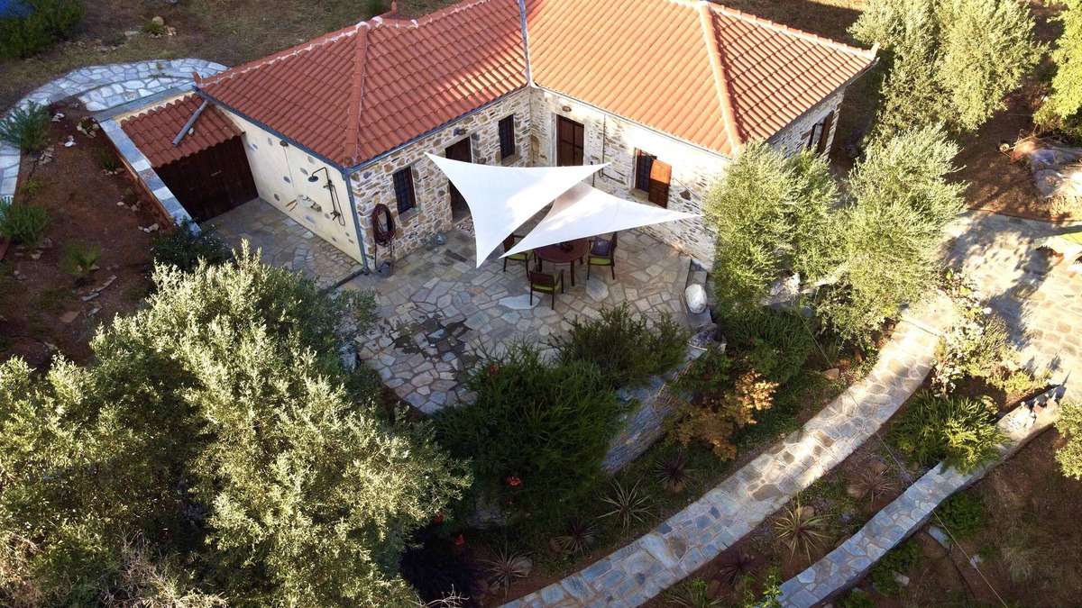 Kali Vrysi House | Kalivi Elena, a traditional, restored stone house in Platanias, Pelion.
