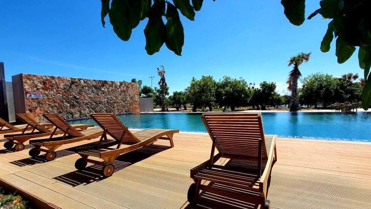 Waingapu Hotel | Kambaniru Beach Hotel & Resort