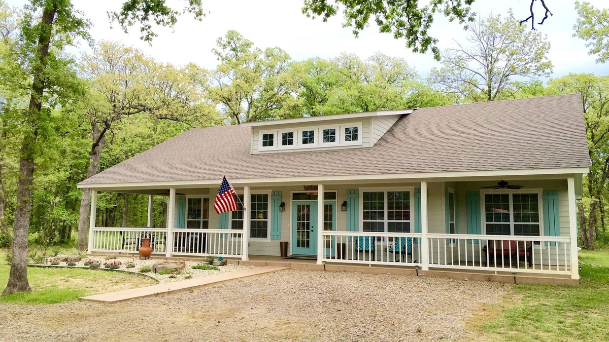 Kingston House | Kamden's Place 4bed/2bath sleeps 16 - Kayaks included!