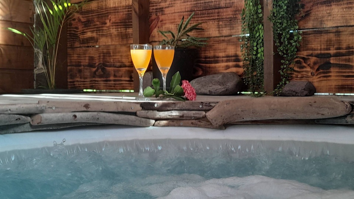 Petit Bourg House | Kami Lodge F3
