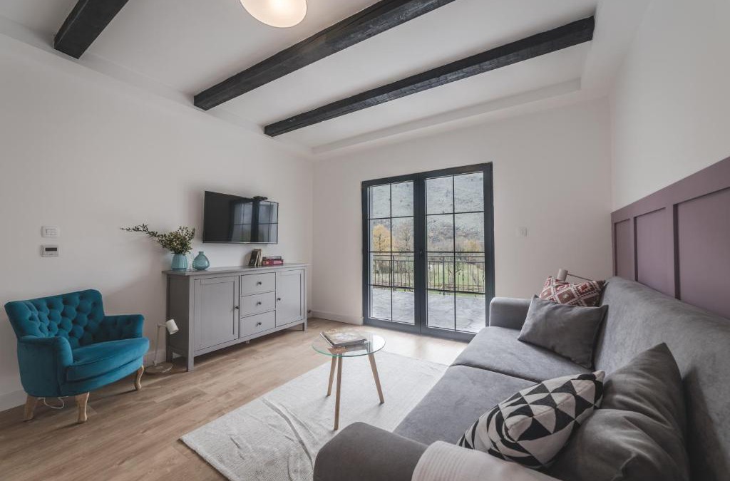 Danilovgrad Municipality Cabin | Kami The Essence