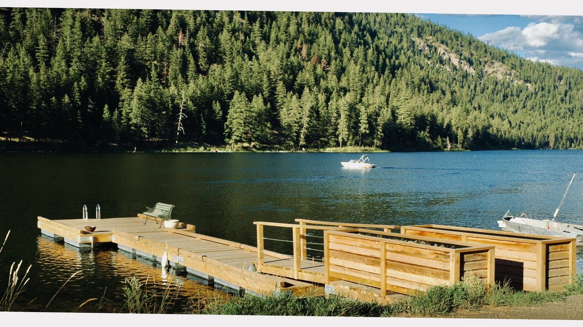 Kamloops Ski Chalet | Kamloops Executive Lakehouse