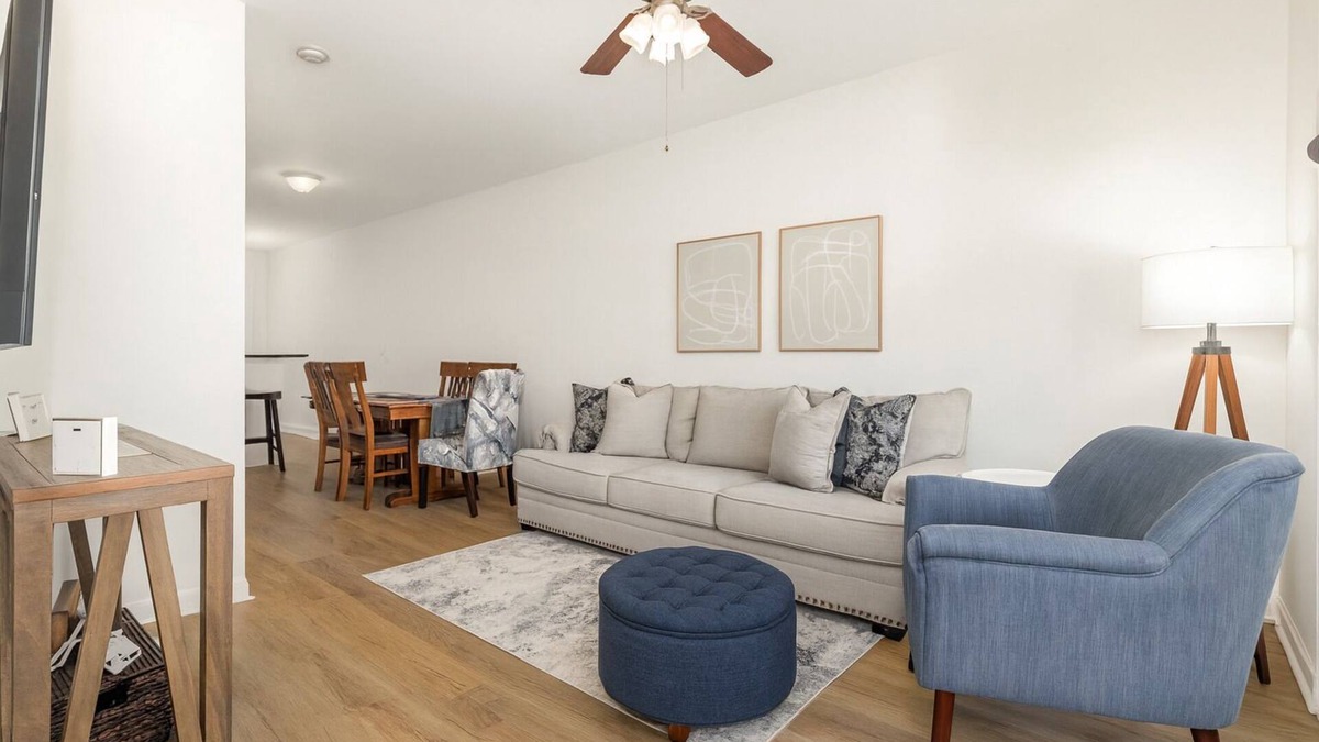 Umstead House | Kamp Koral - Walk to Umstead; 5 Mi. to Airport; Lenovo Center; 2 Kings; Quiet