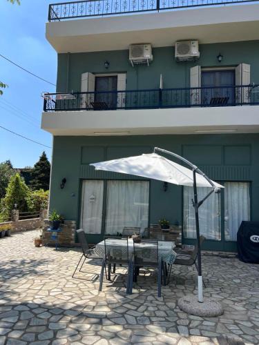 Kala Nera House | Kanarinia Guesthouse