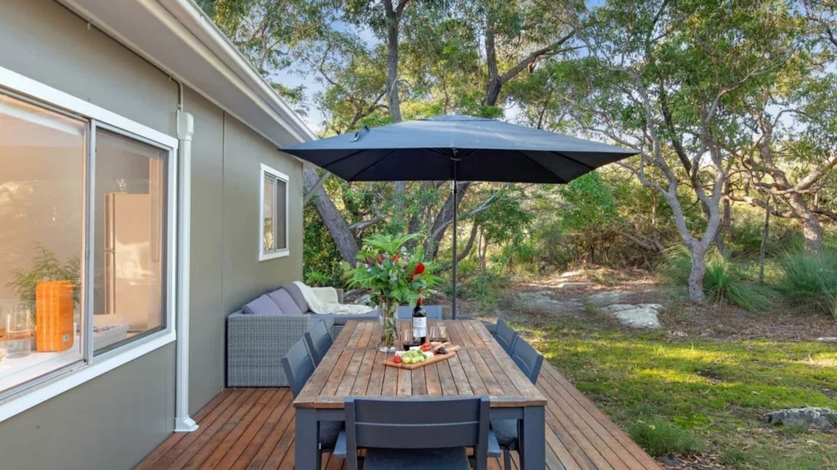Currarong Cottage | Kangaroo Cottage – Where coast and bush meet