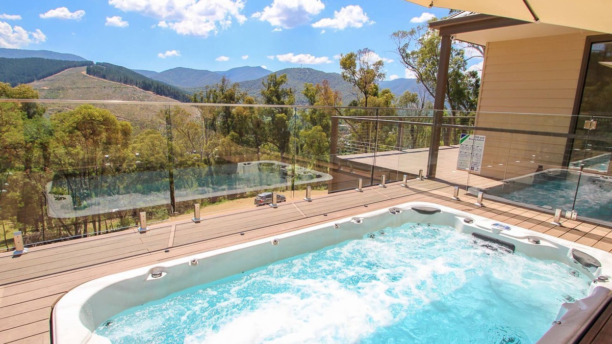 Bright House | KANGAROO LODGE: Bright