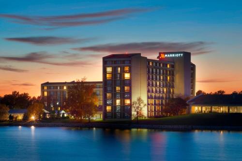 Waldron Hotel | Kansas City Airport Marriott