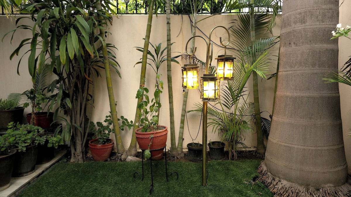 Ranjit Avenue Bed & Breakfast | Kanwar Homestay - Posh/Wifi/Kitchen/Gardens/CarPark
