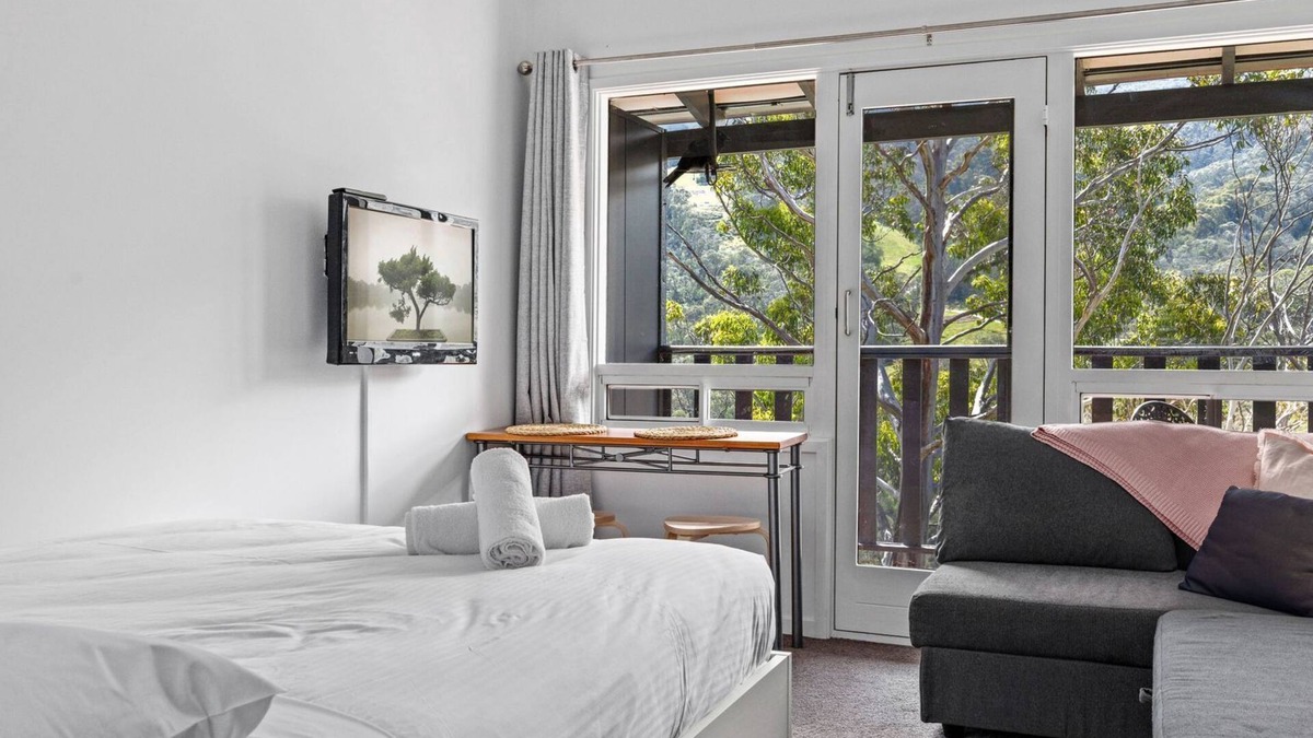 Thredbo Apartment | Kara's 8 Apartment with Balcony