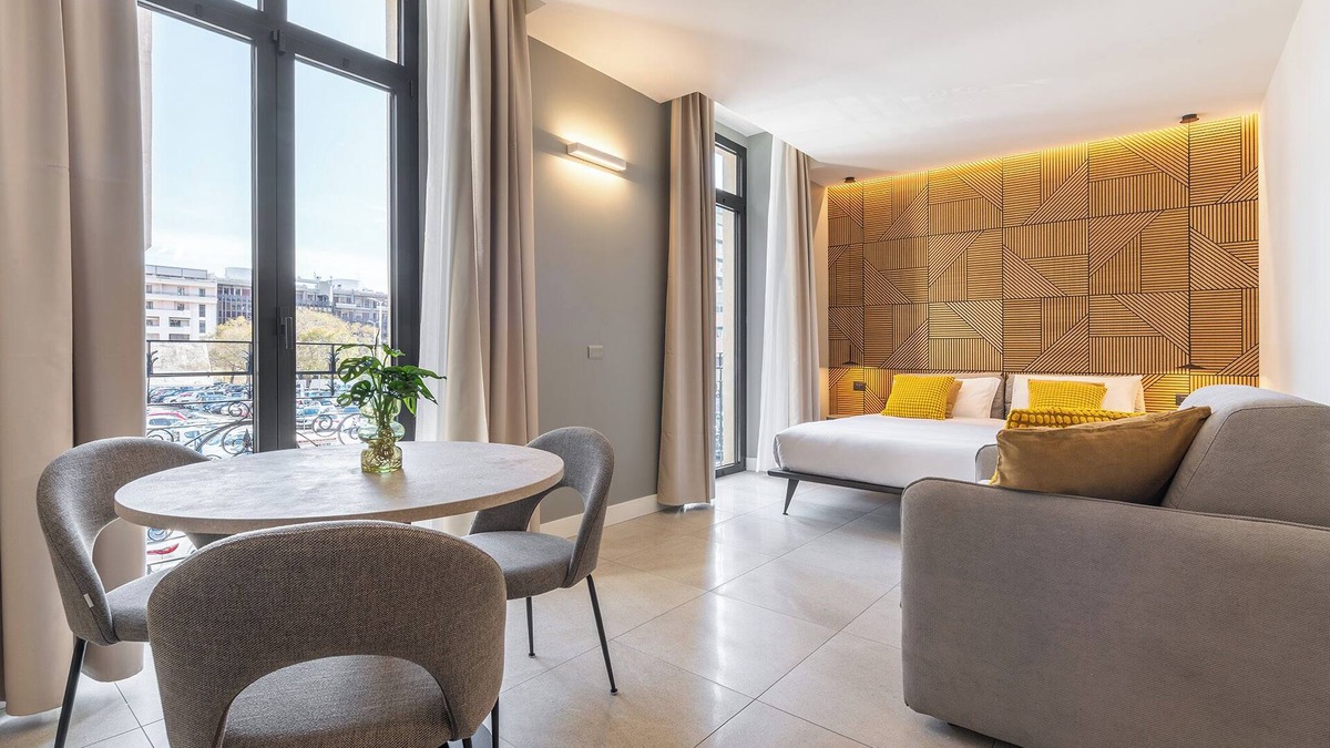 Cagliari House | KARALIN SONNINO SUITES