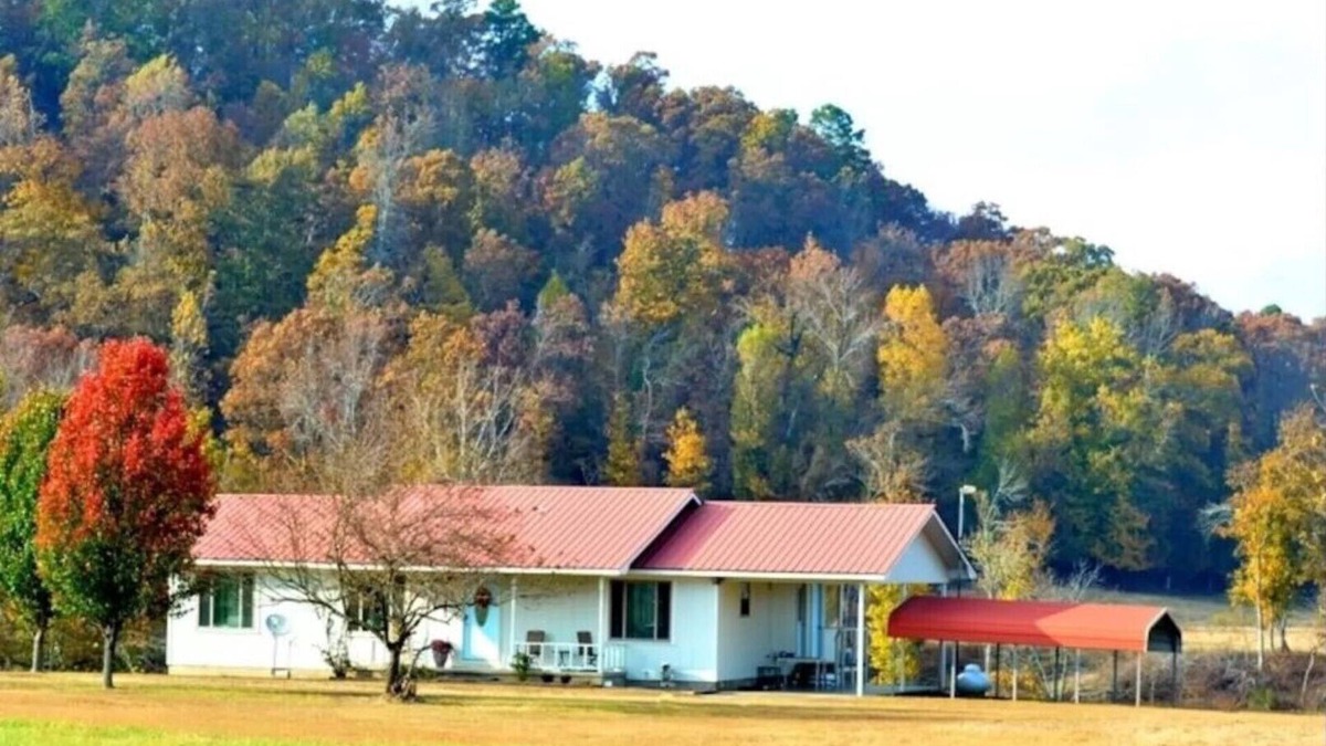 Pine Ridge Cottage | Karen's Country Cottage at Kates Creek, LLC