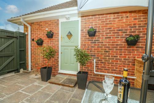 Worthing House | Karibu