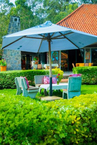 Ruhengeri Hotel | Karisimbi Cave Resort