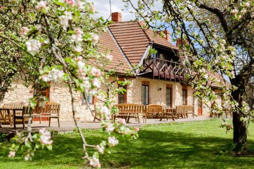 Bille Hotel | Karlamuiza Country Hotel