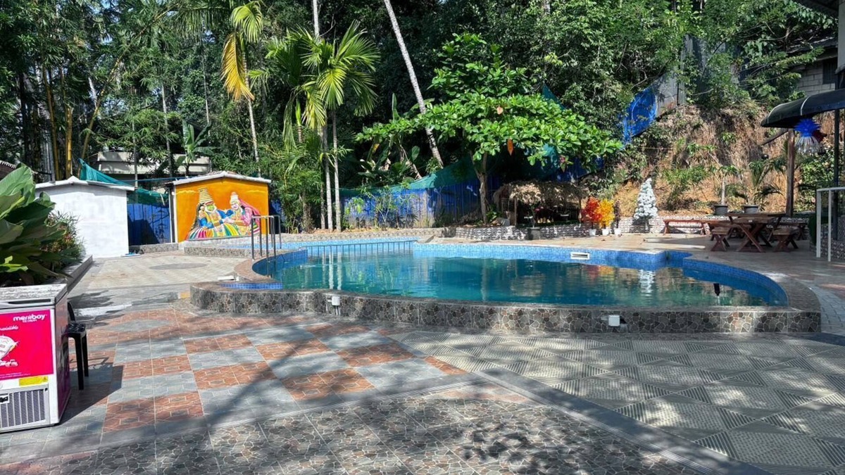 Thekkumbhagam Hotel | Karmaliz Casa Del Lake