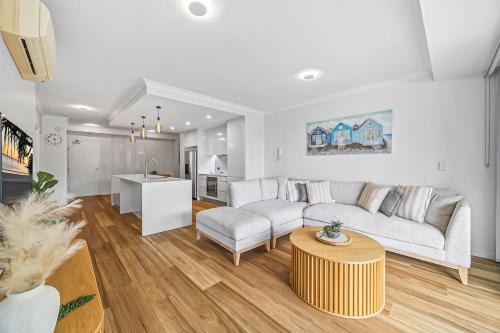 Alexandra Headland Apartment | Karmasea Beachside Holiday 2 Bedroom Apartment