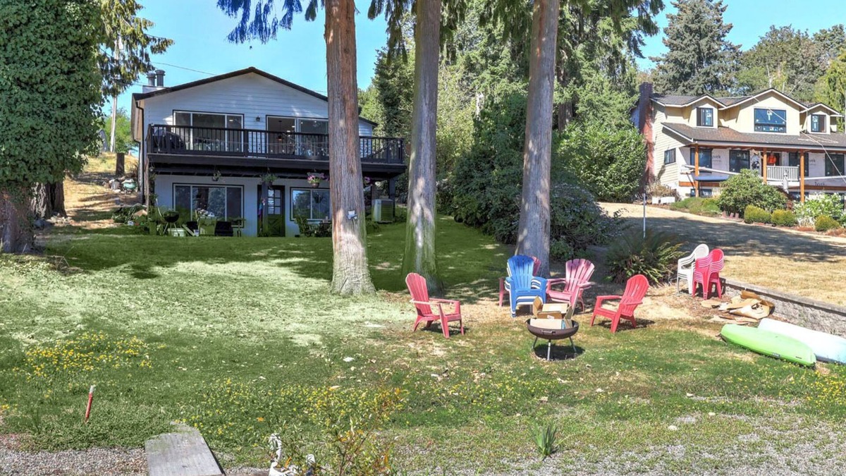 SeaTac Cottage | Karmen's Lake Cottage A2