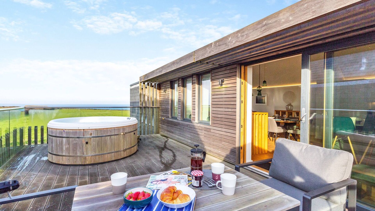 Winnard's Perch House | Karn Havos - Three Bedroom House, Sleeps 6