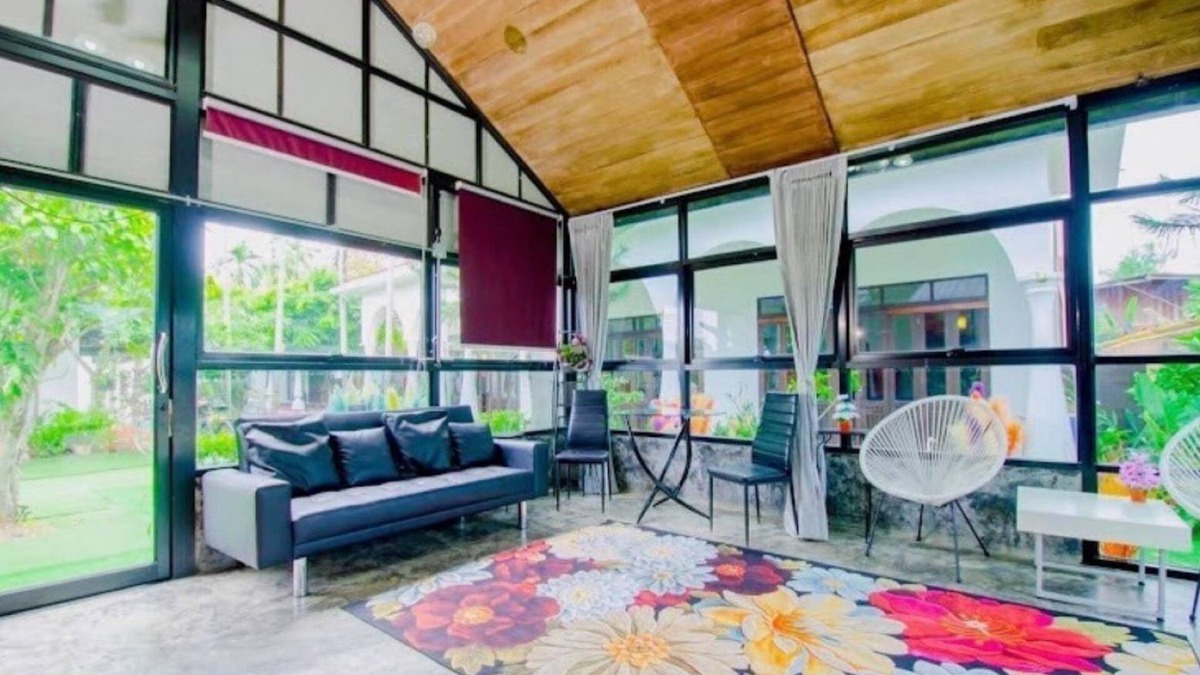 Na Chom Thian Villa | Karnie Cheer Pool Villa & Resort Pattaya with slow-paced atmosphere
