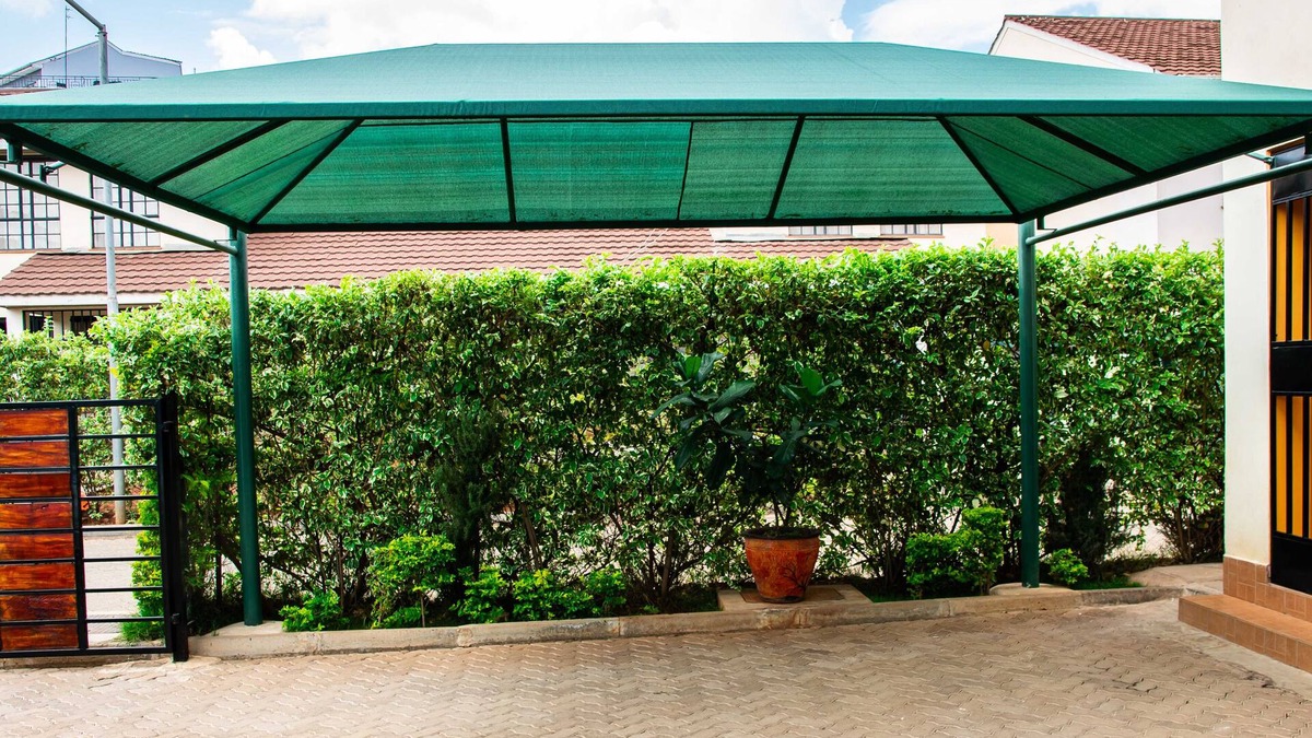 Embakasi Bed & Breakfast | Karolinas Homestay Near JKIA