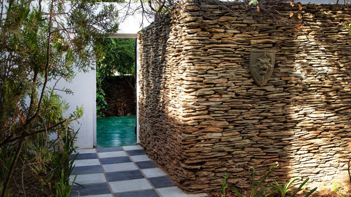 Barrydale Hotel | Karoo Art Hotel