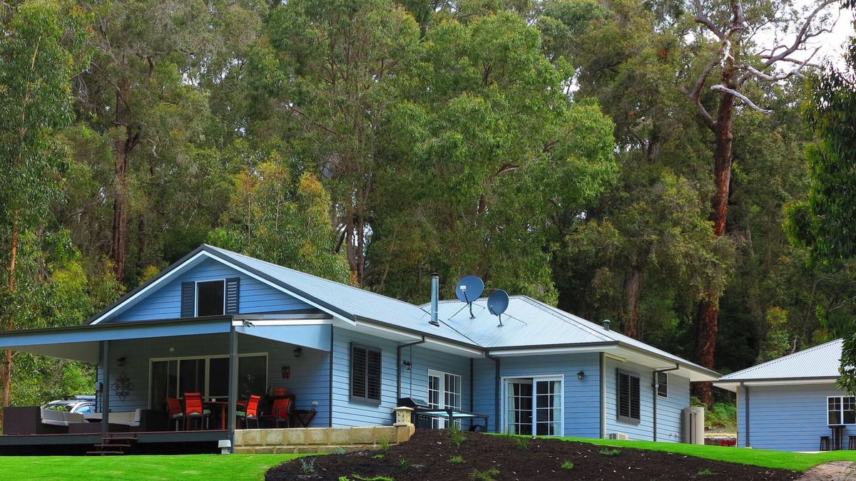 Quinninup House | Karri Lane Lake House