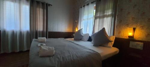 Nainital Resort | Karthik Resorts, Jeolikote Nainital