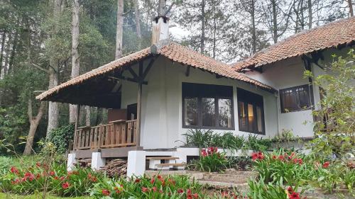 Lembang Hostel | Kartika Lodge
